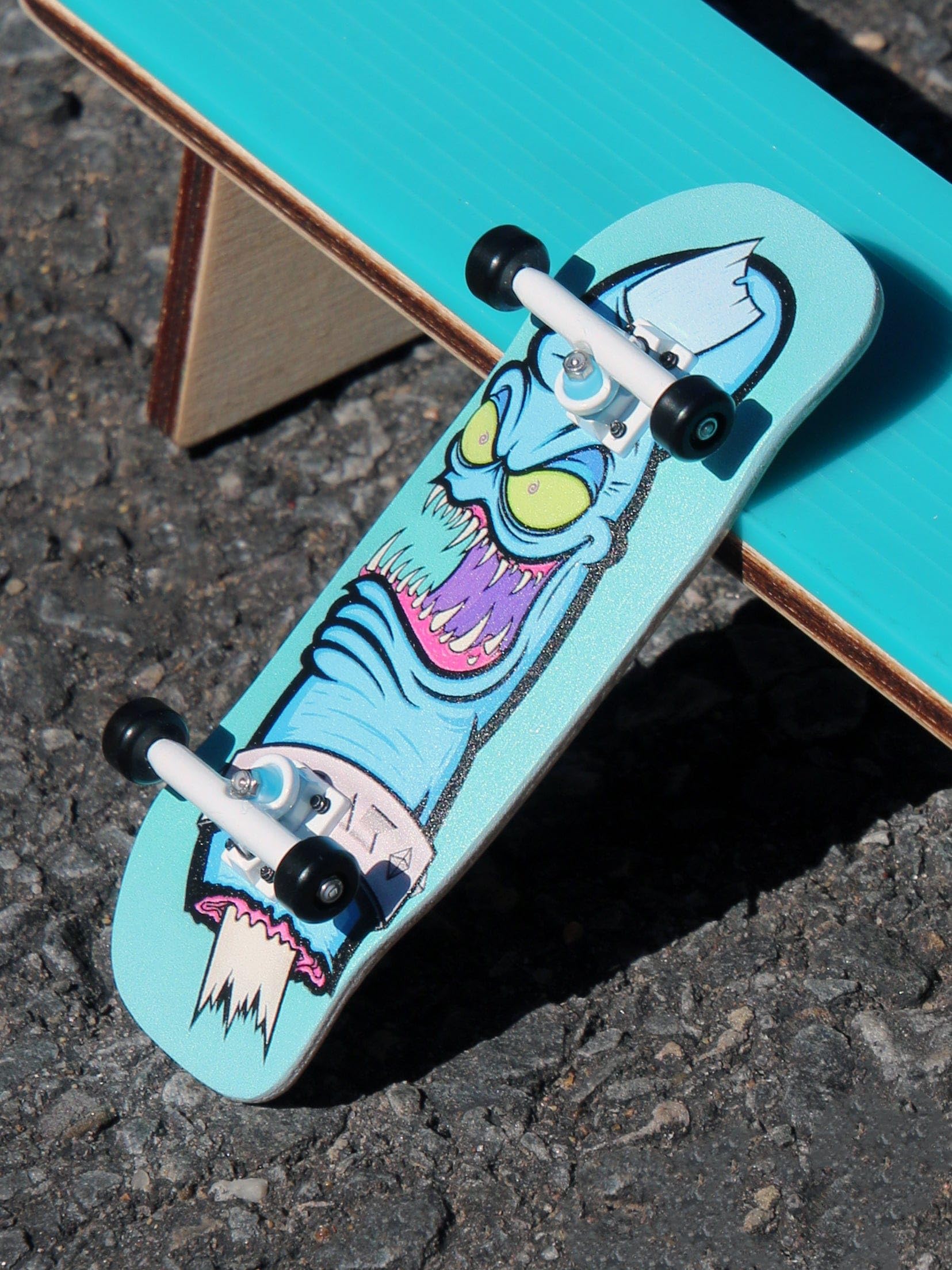 Teak Tuning Real Wear Graphic 33.5mm Boxy Shape Fingerboard Complete - Gnarly Bite Edition - Image 5