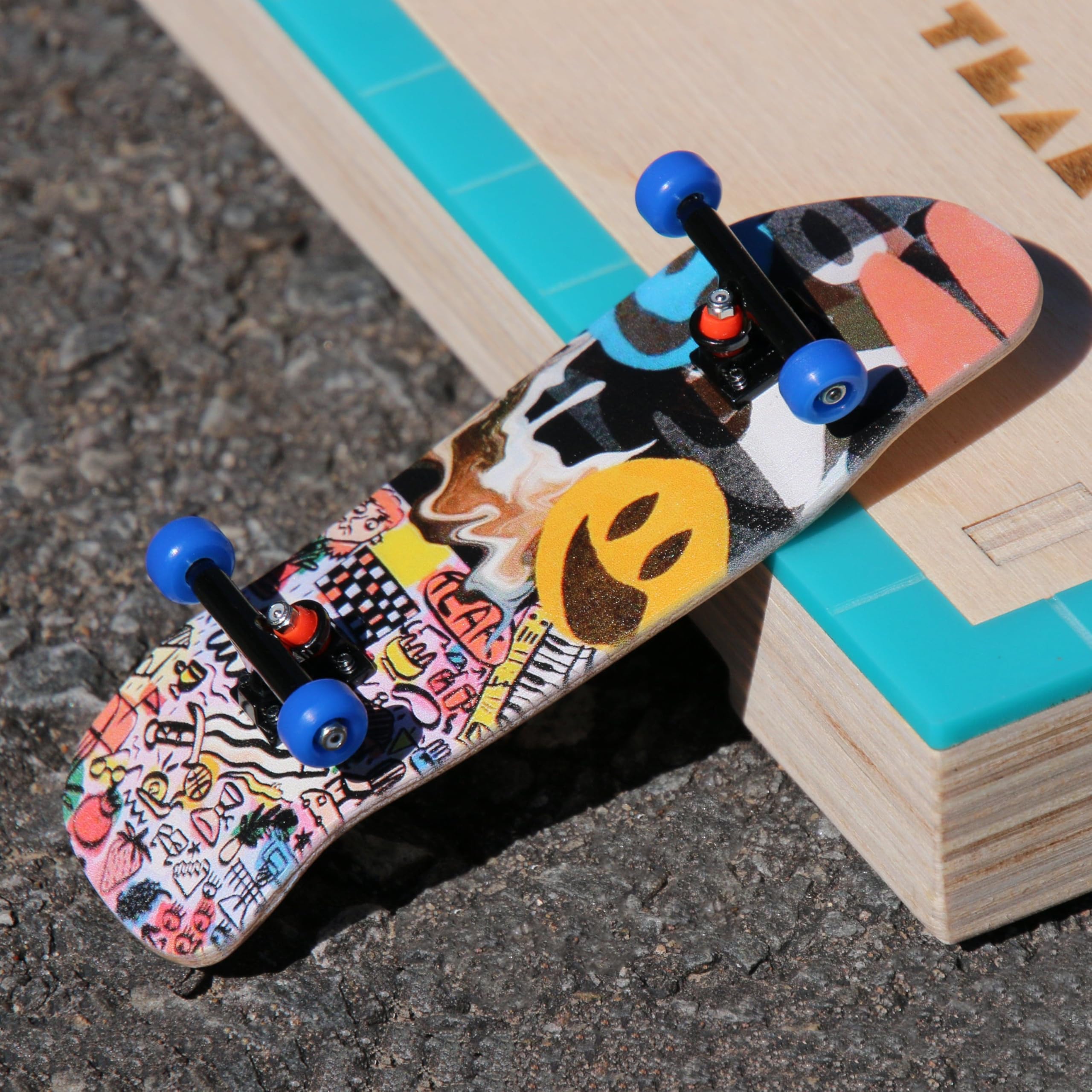Teak Tuning Real Wear Graphic 34mm Carlsbad Cruiser Fingerboard Complete - Cizek Collage Edition - Image 6